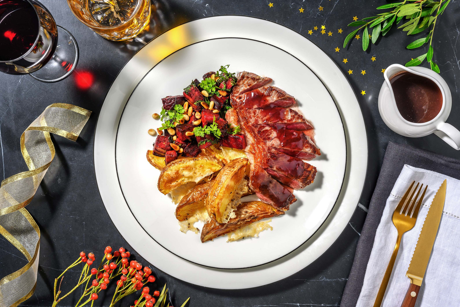 Stegt steak og rødvinssauce