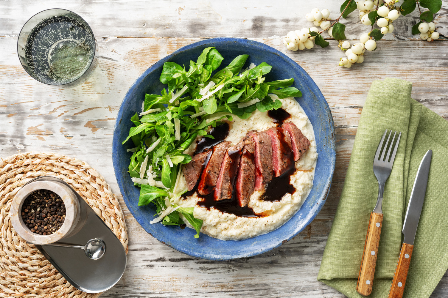 Steak met bloemkoolpuree en zelfgemaakte jus