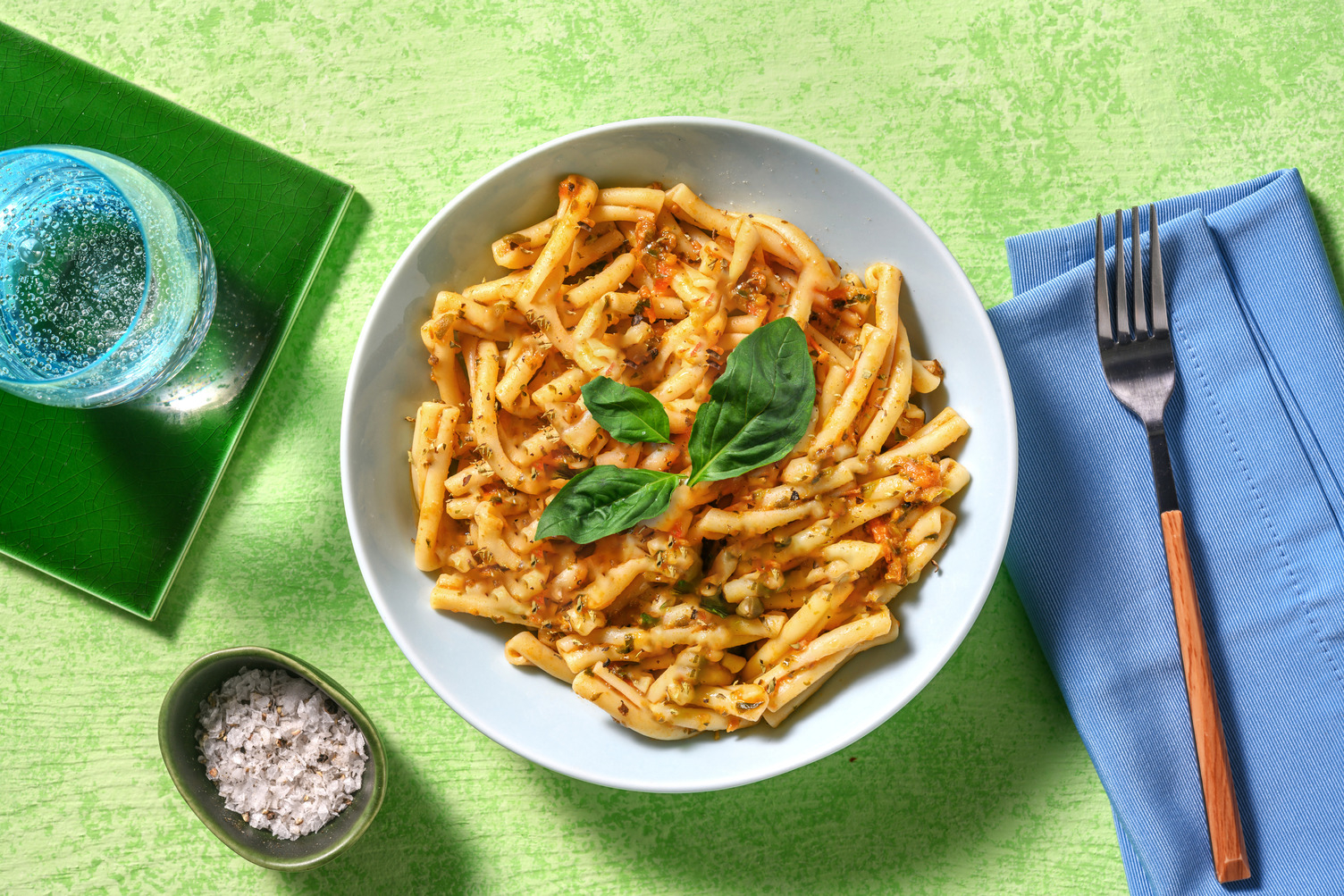 Strozzapreti al pesto rosso alla siciliana