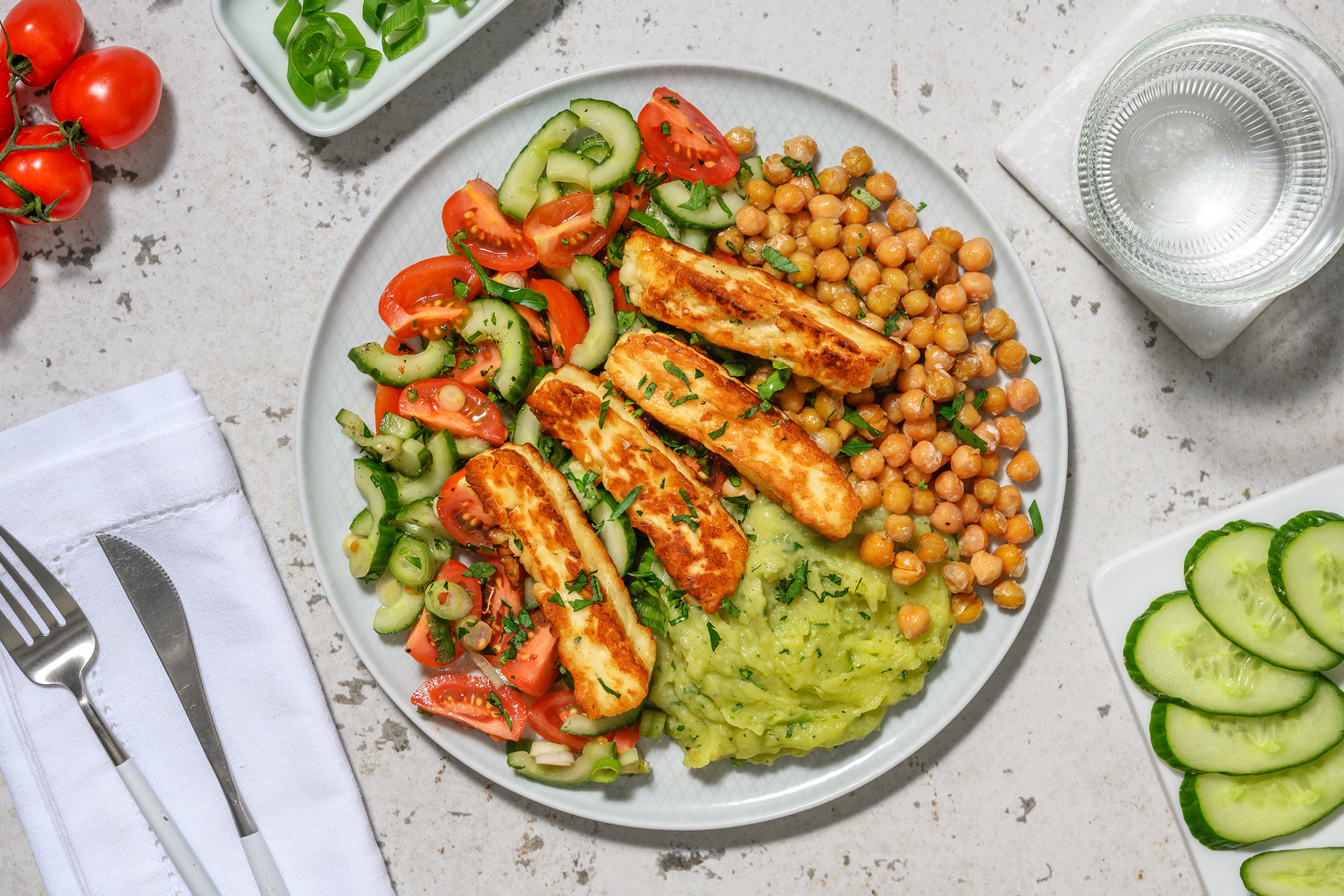 Fattoush con ceci speziati e formaggio alla Cipro