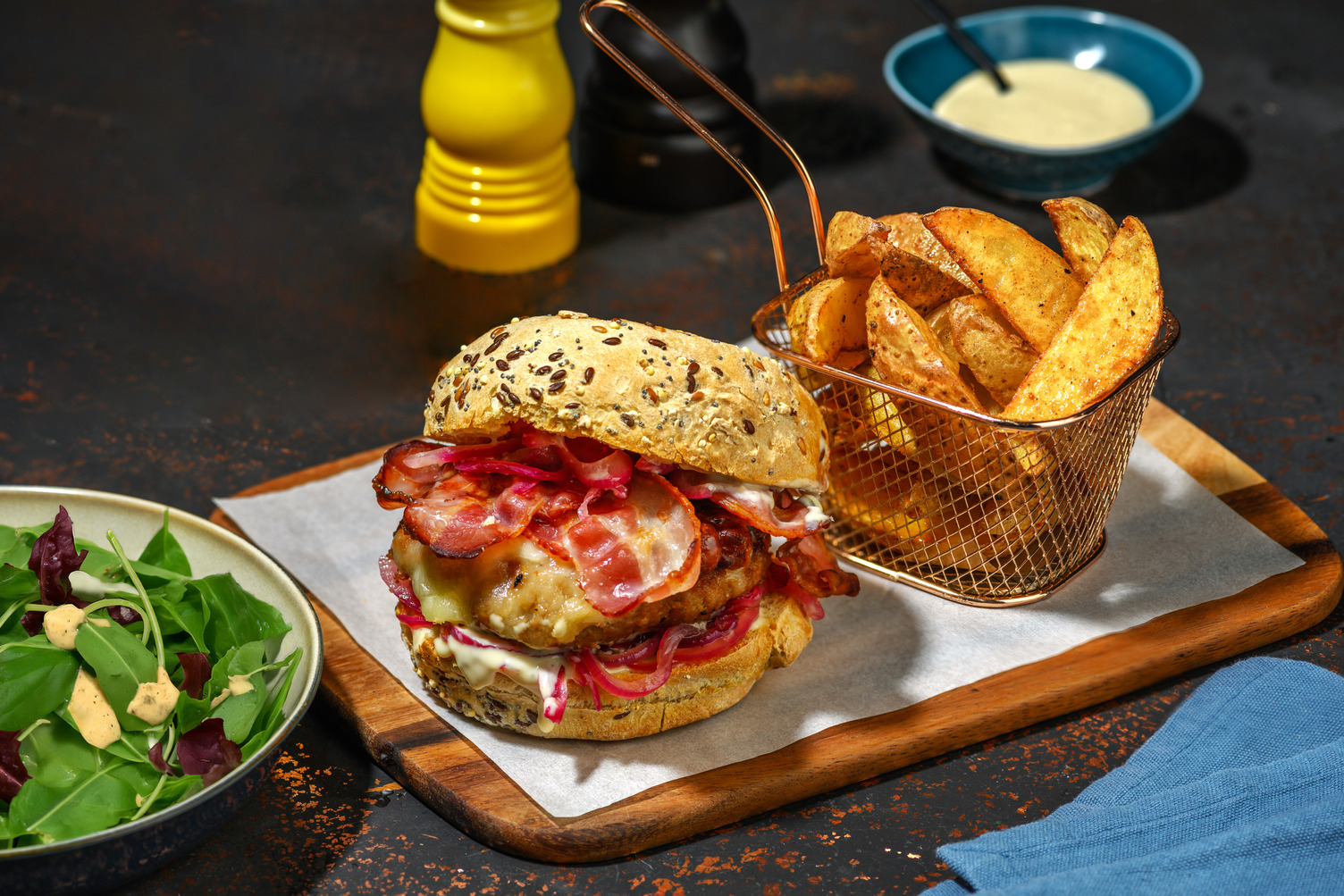 Le Stadium Burger : bœuf, lard & cantal