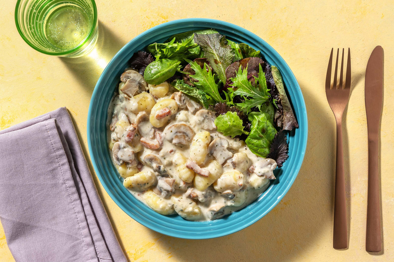 Gnocchi forestiers aux lardons & fromage aux herbes