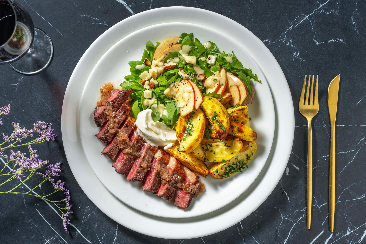 Grillet steak og skalotteløgssmør