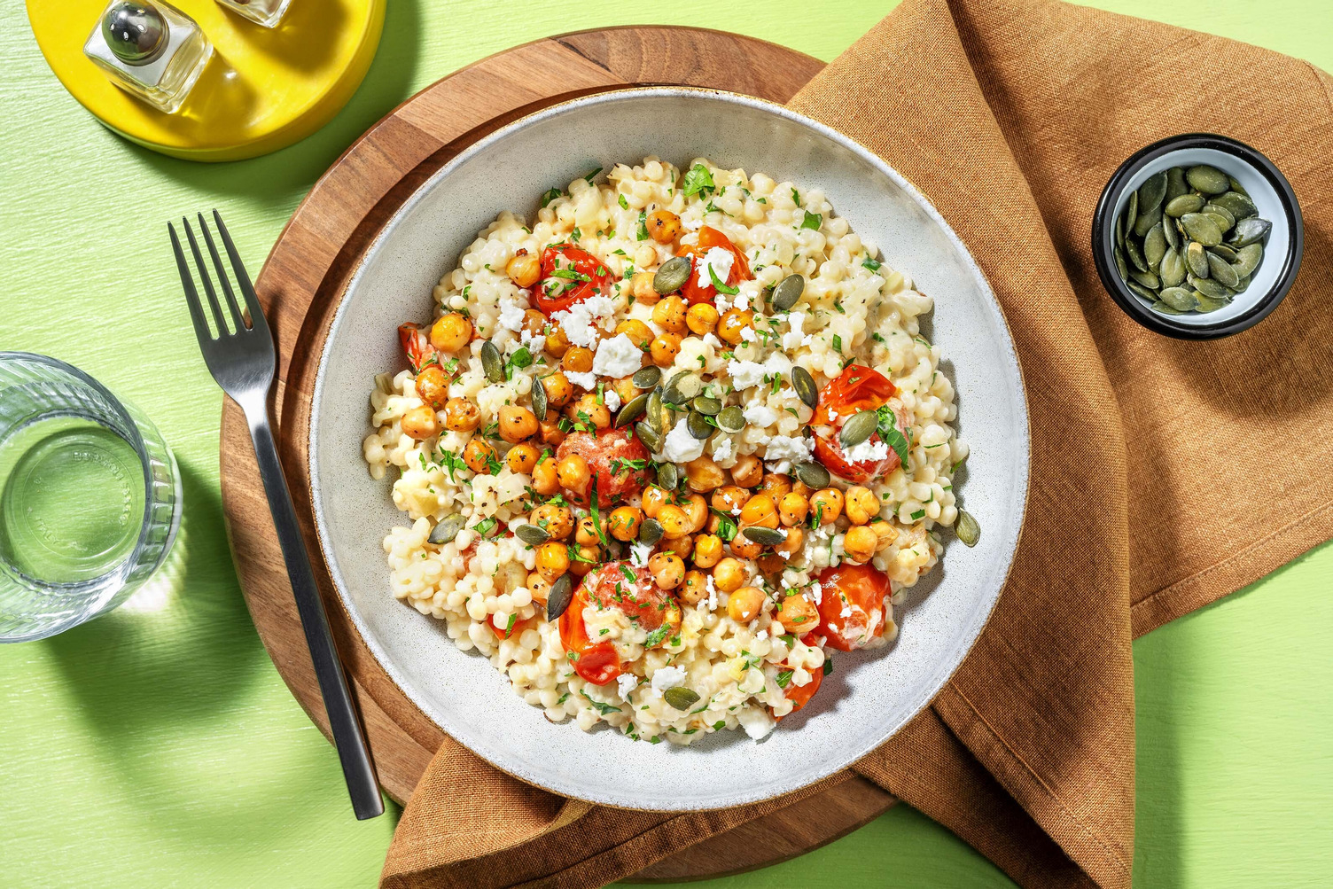 Kikerter og kremet perlecouscous