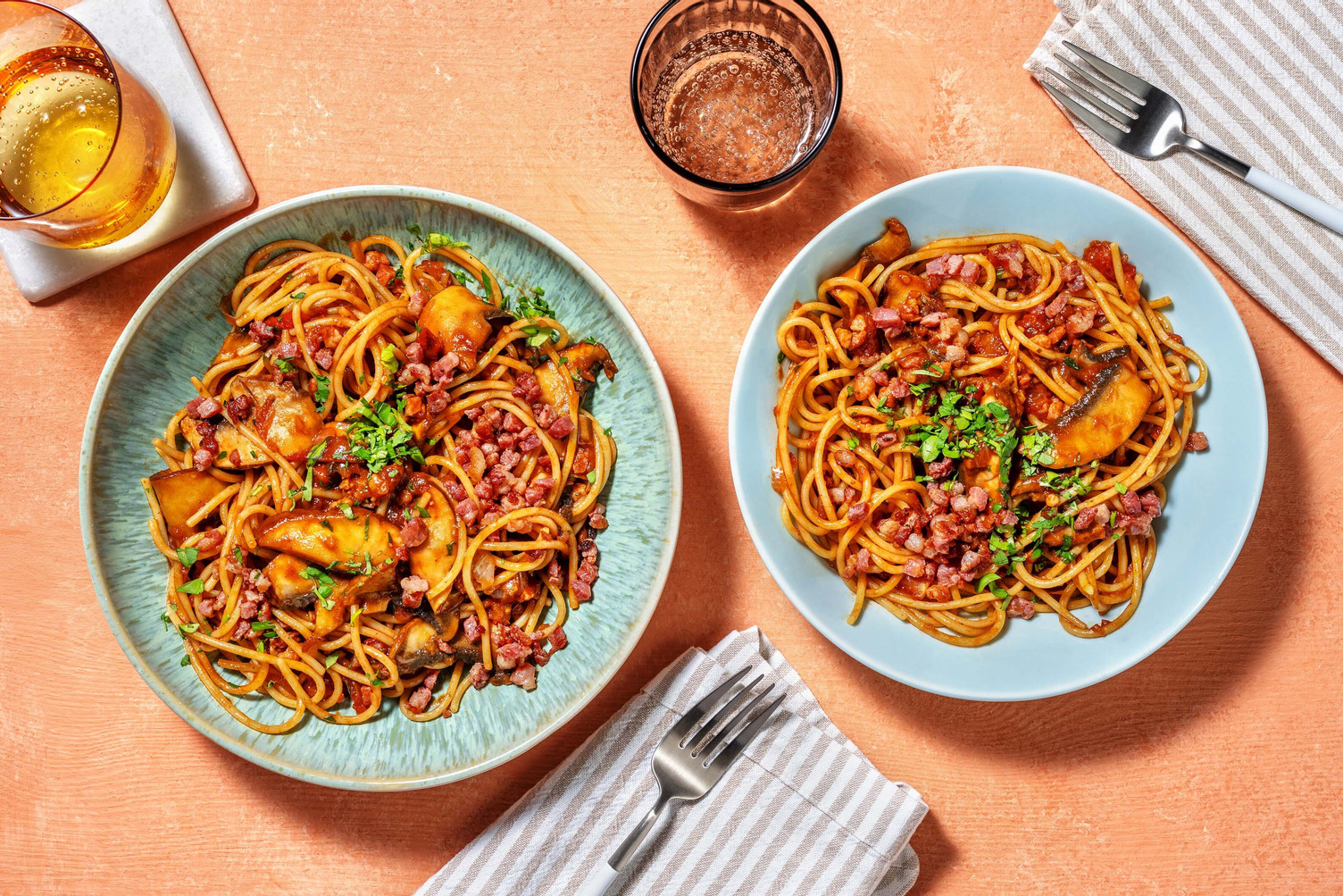 Hurtig bacon- og svampepasta 