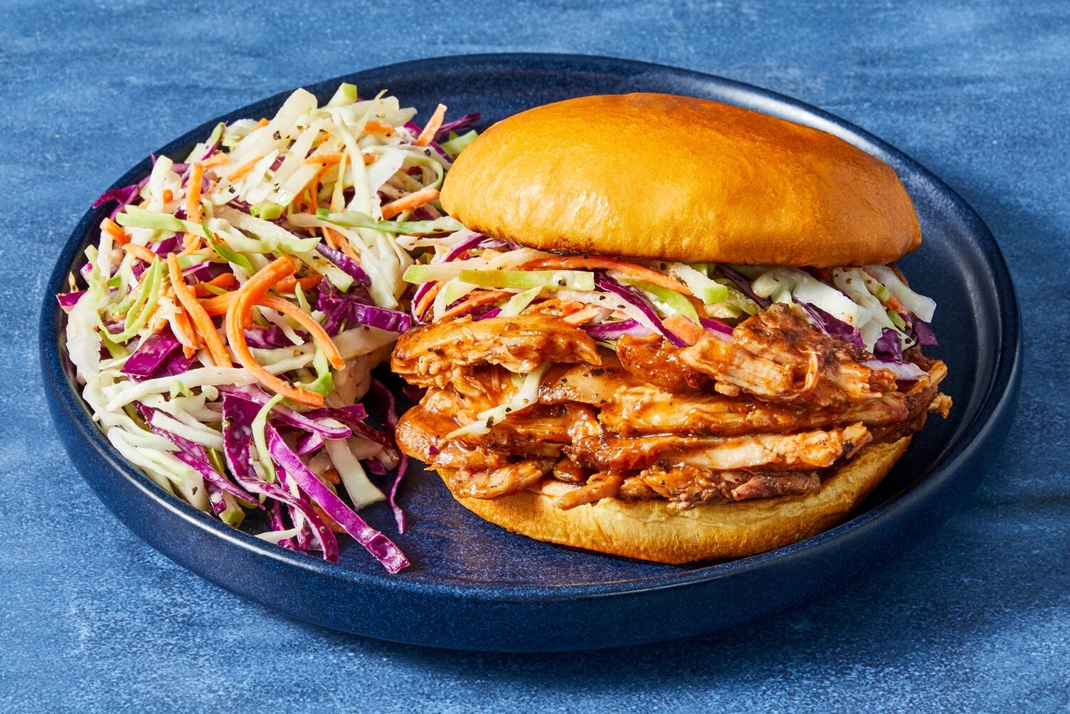 Sandwichs au double poulet effiloché BBQ