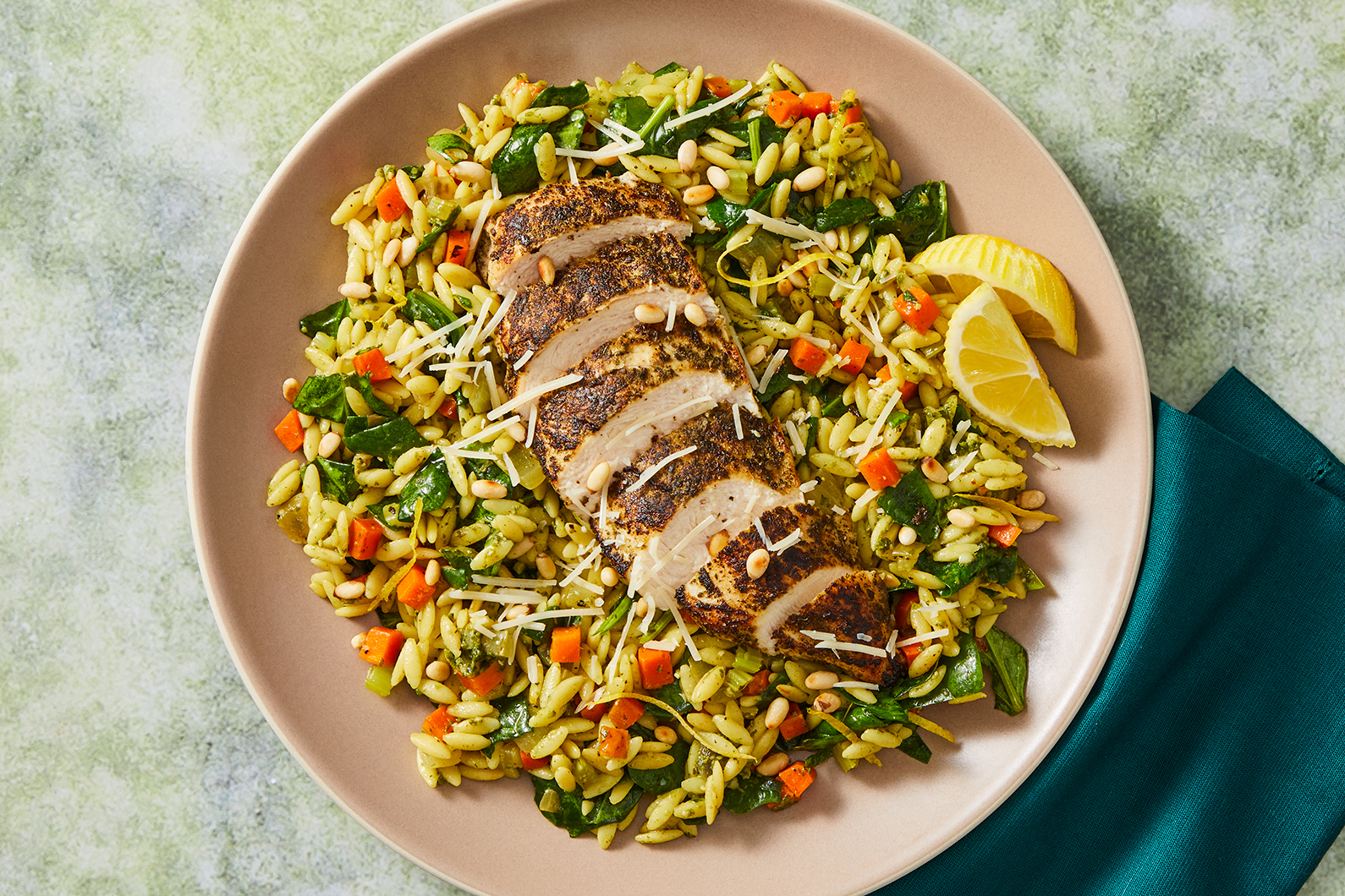 Tout-en-un : Poulet à la méditerranéenne et orzo 