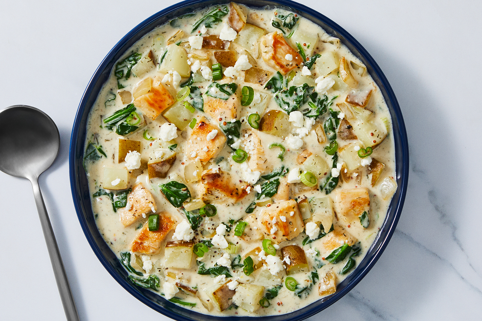 Tout-en-un : Ragoût crémeux au poulet à l’aneth et à l’ail