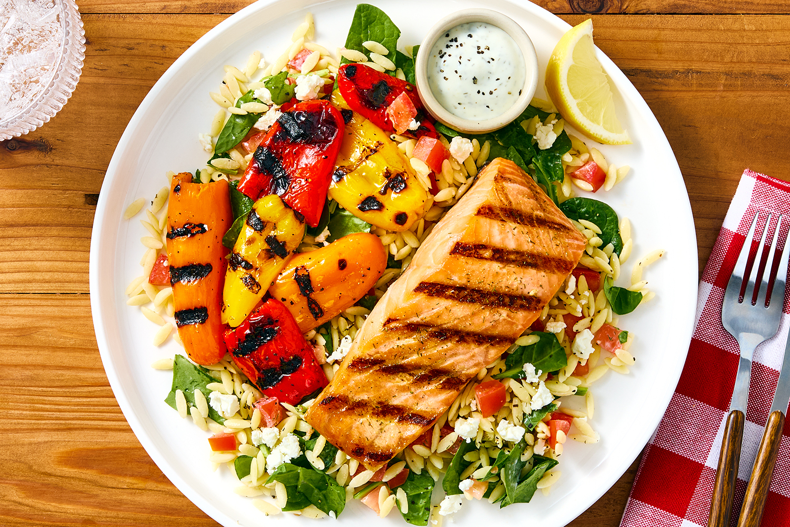 Saumon grillé à la méditerranéenne