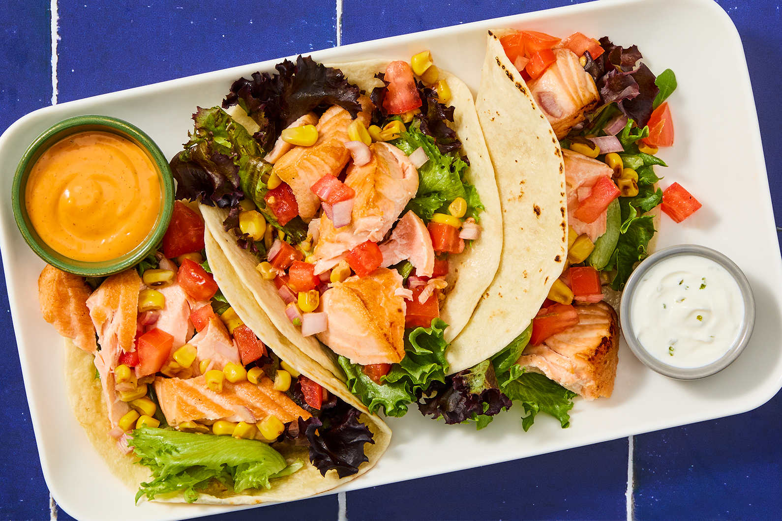 Tacos au saumon à saveur fumée et salsa de maïs