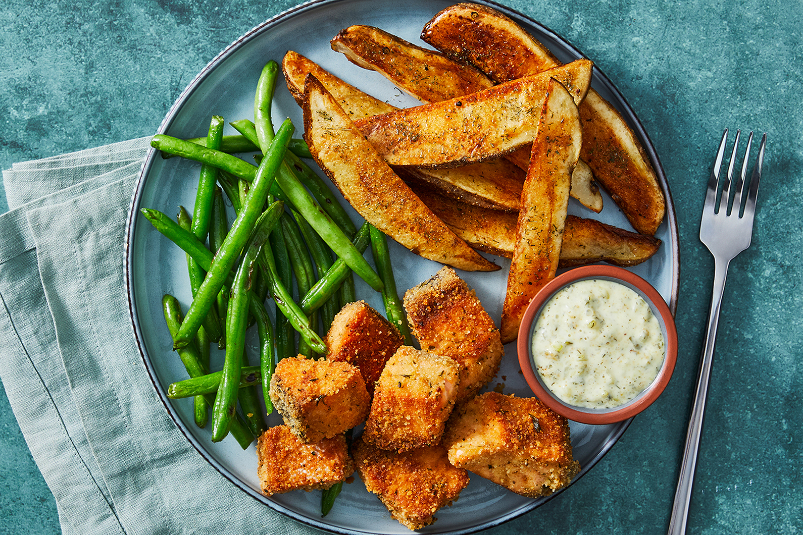 Crispy Double Salmon Bites with Potato Wedges
