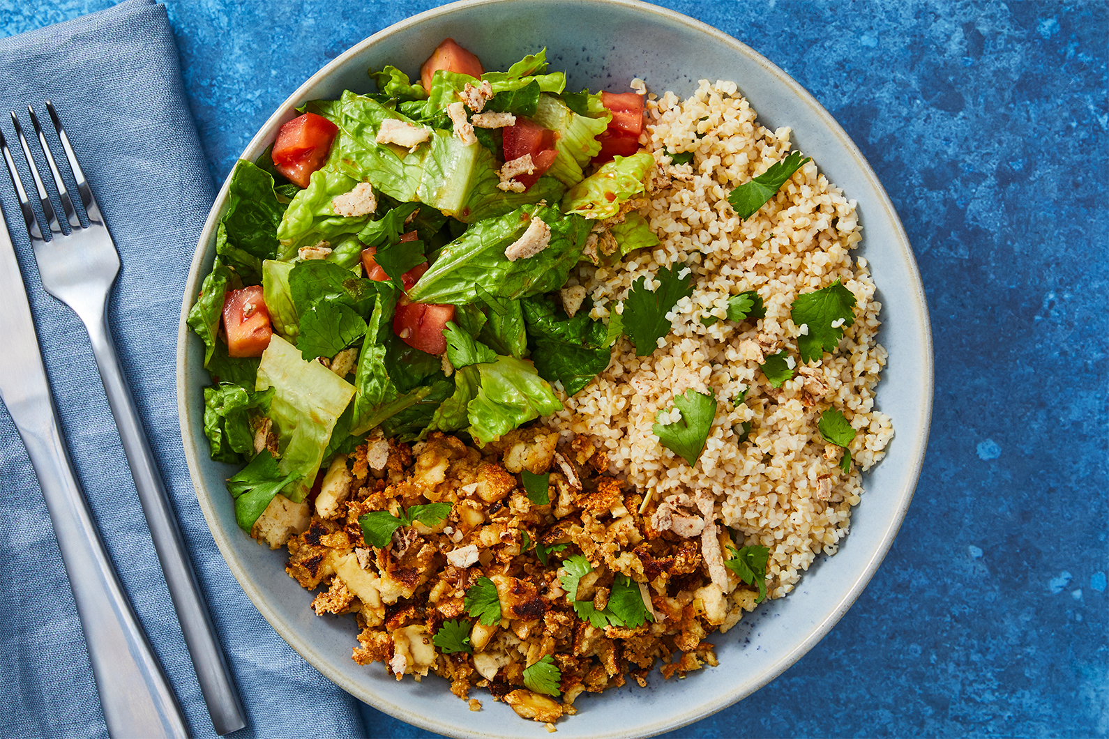 Bols de salade hachée au tofu à la citronnelle