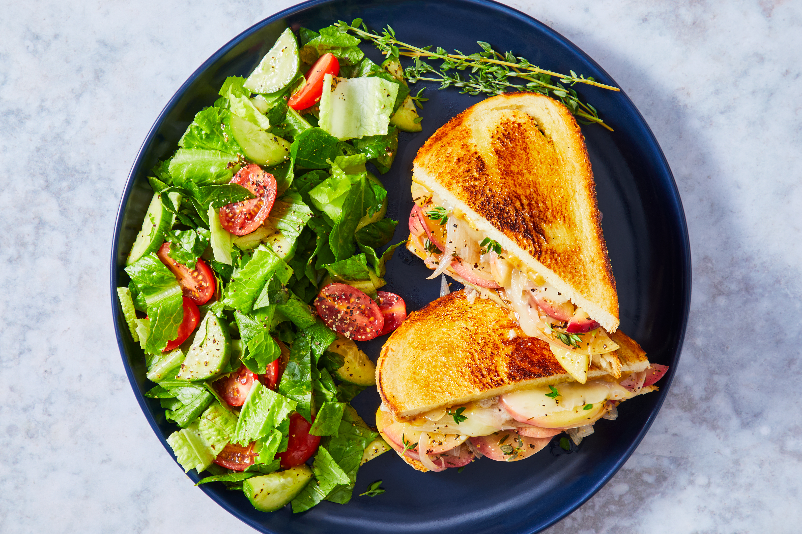 Caramelized Apple, Chicken & Gouda Sandos