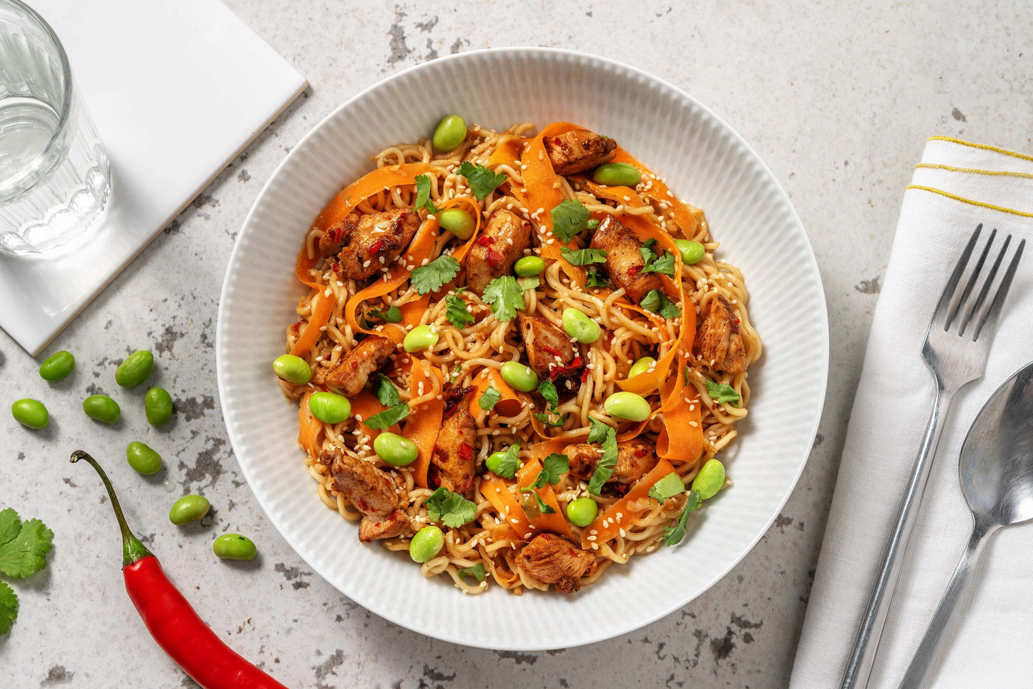 Salade de nouilles, poulet & edamame