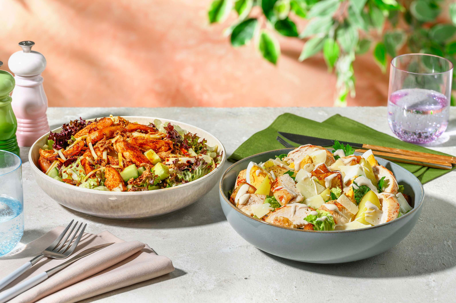 Maaltijdsalade duo -  Kip caesar & Kip ketjap