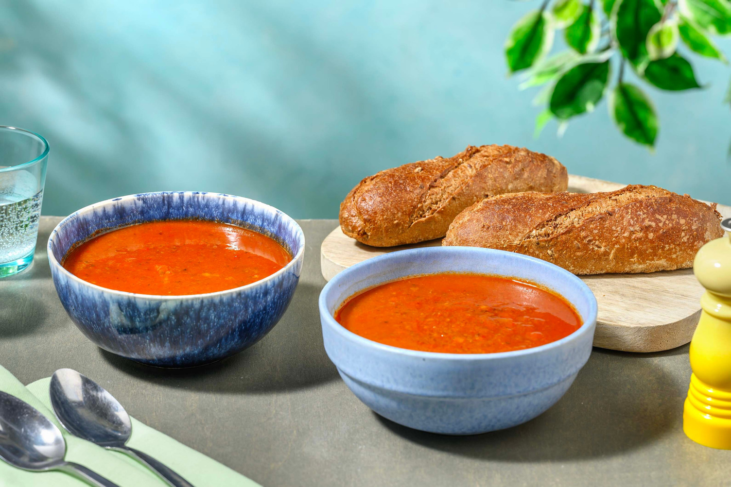 Verse linzensoep en woutkorn demi-baguette