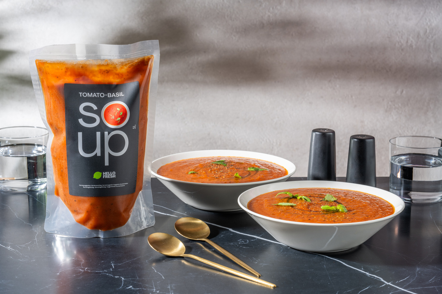 Verse tomatensoep met basilicum