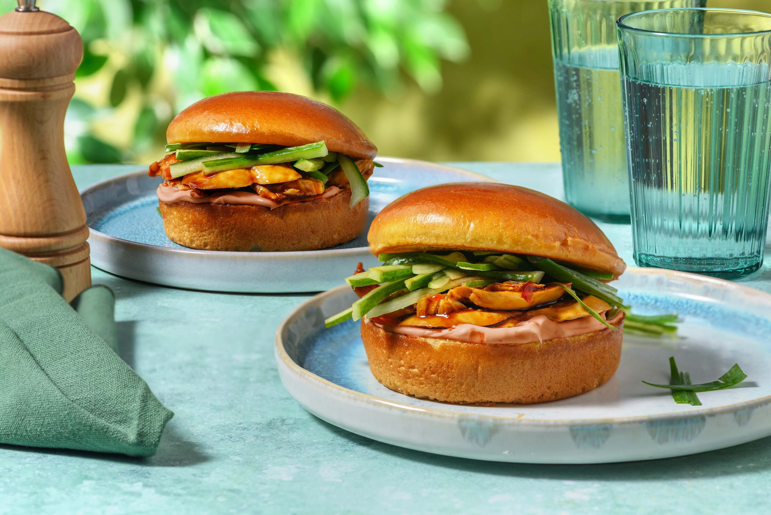 Broodje met sticky hoisin kipreepjes