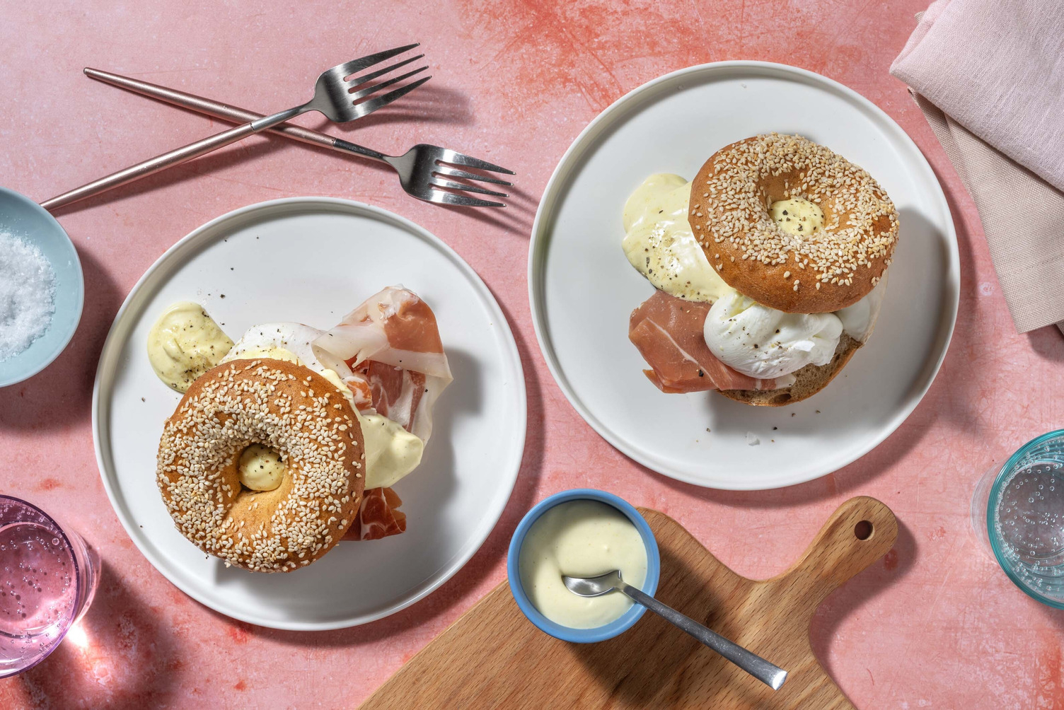 Bagel met gepocheerd ei