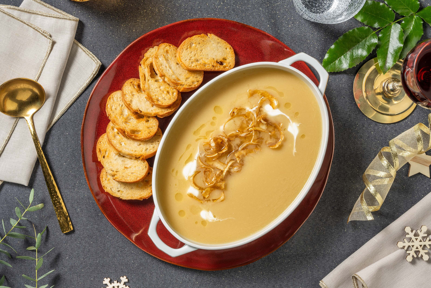 Soupe de panais à l'huile d'olive au romarin et à l'ail