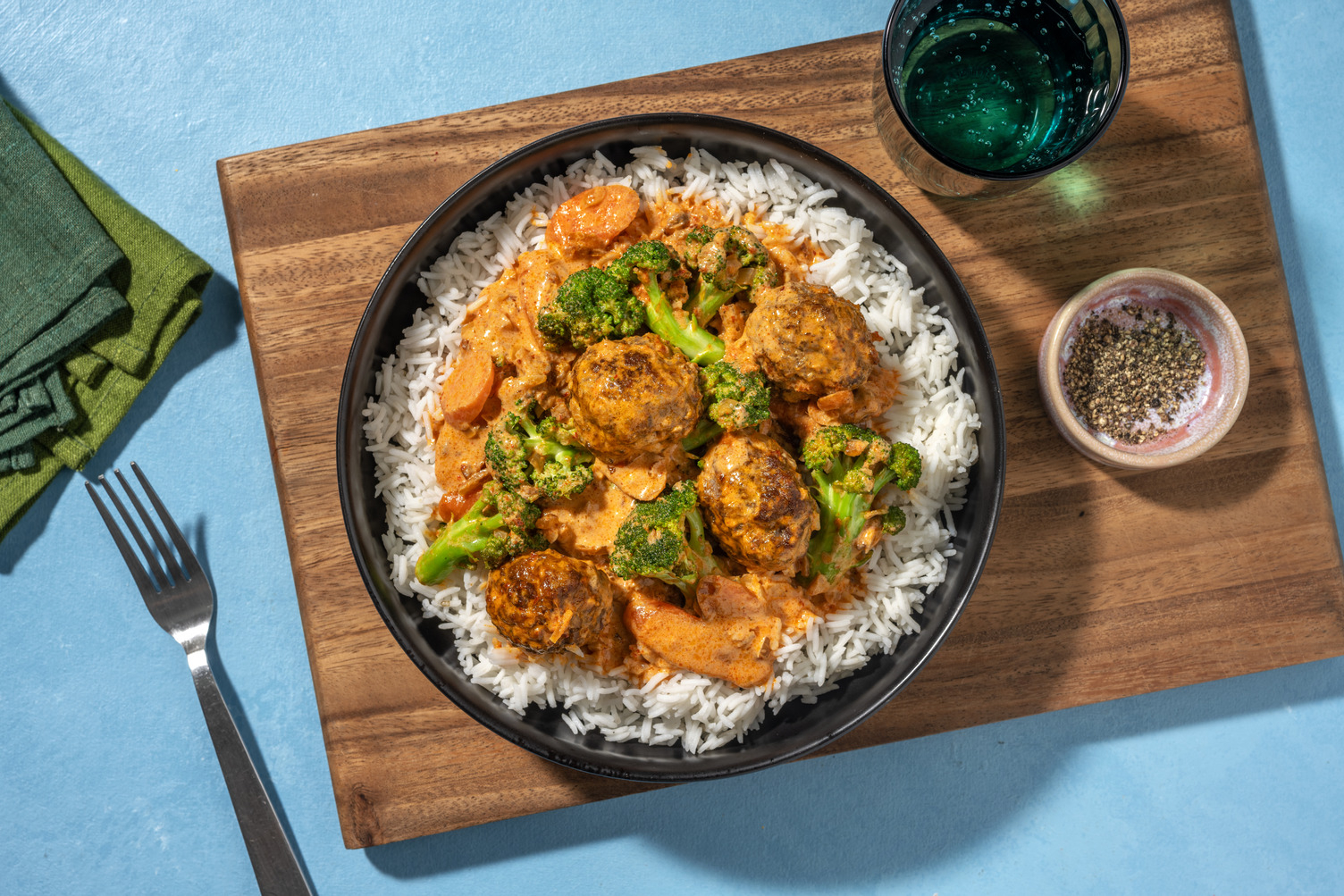 Thailandsk kødbollekarry