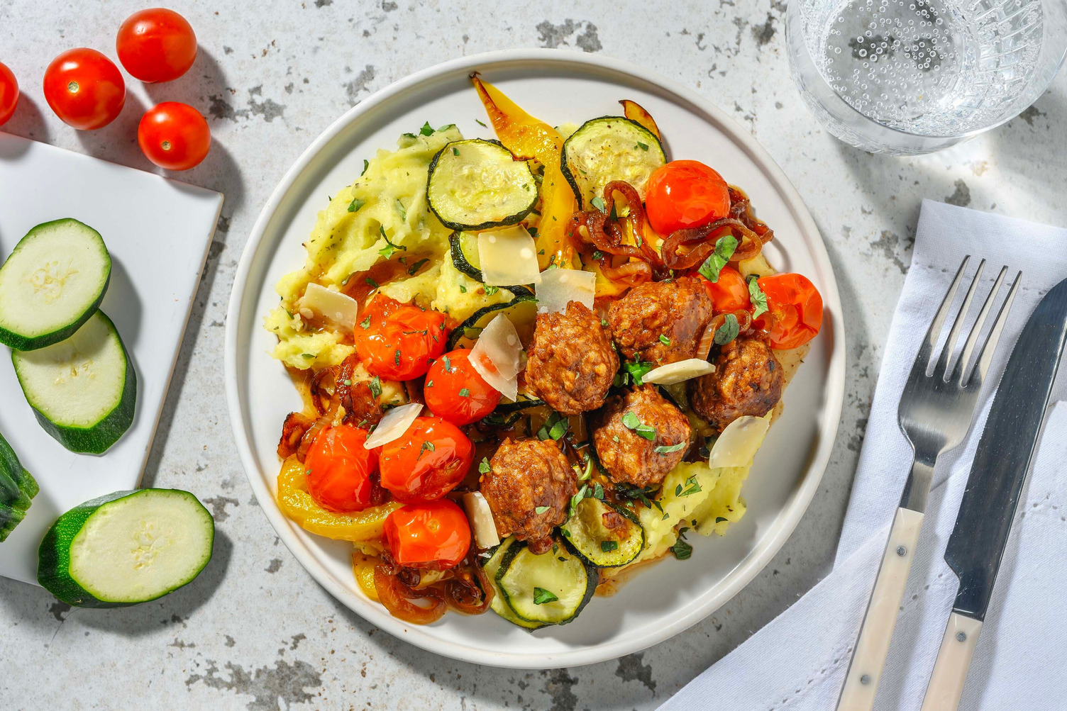 Groentestoemp met vegetarische gehaktballetjes