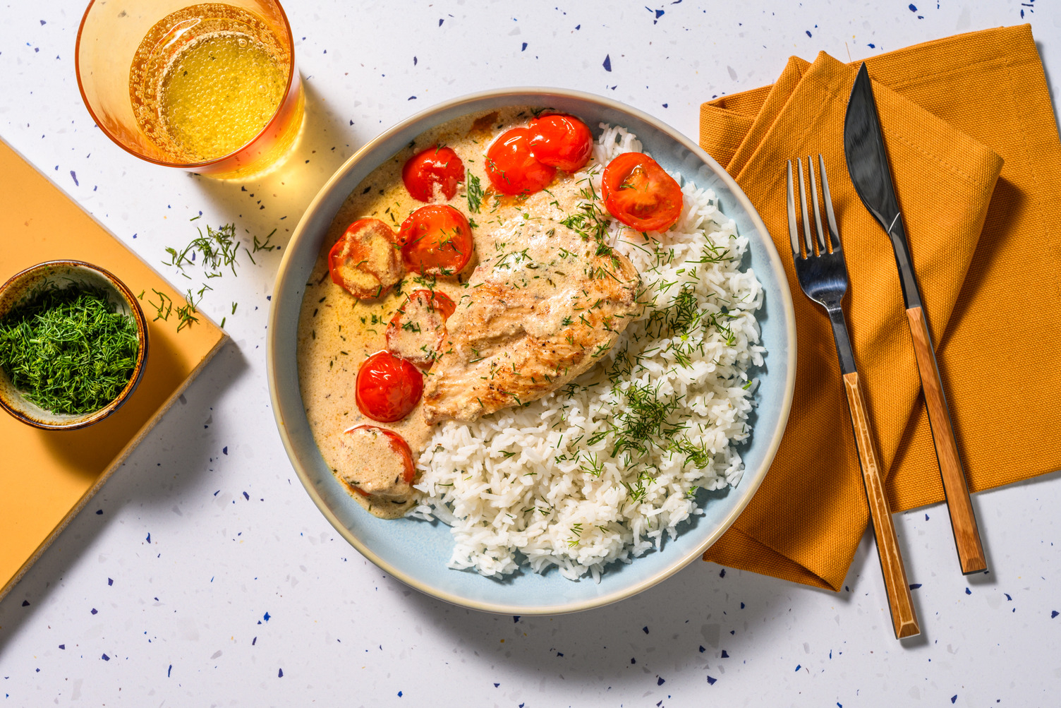 Pollo en salsa cremosa a las hierbas