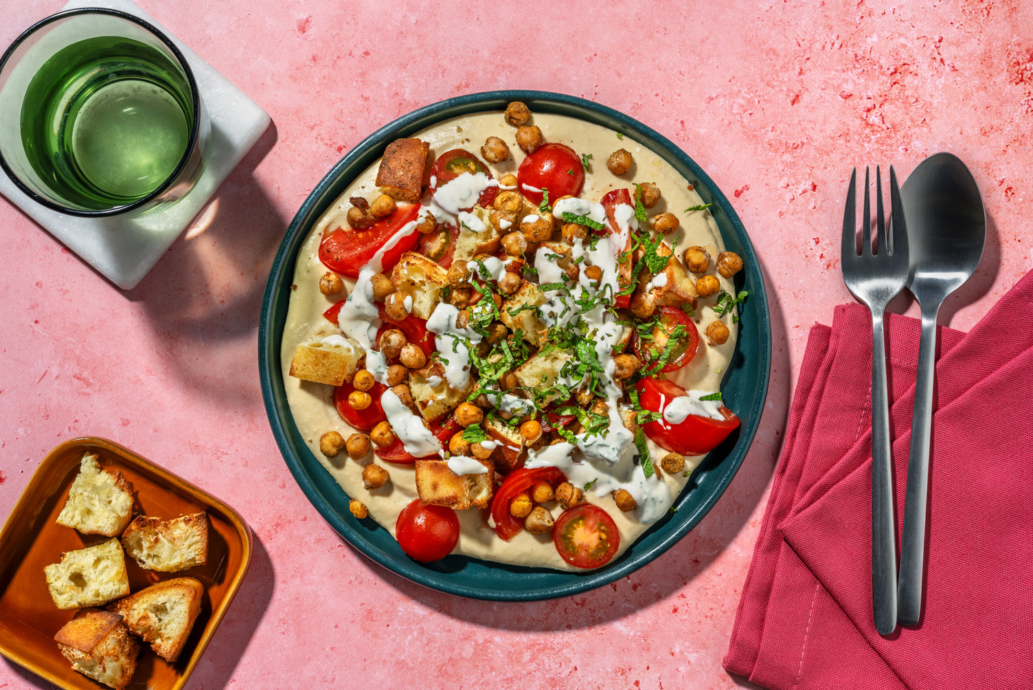 Garbanzos en dos texturas con tomates marinados