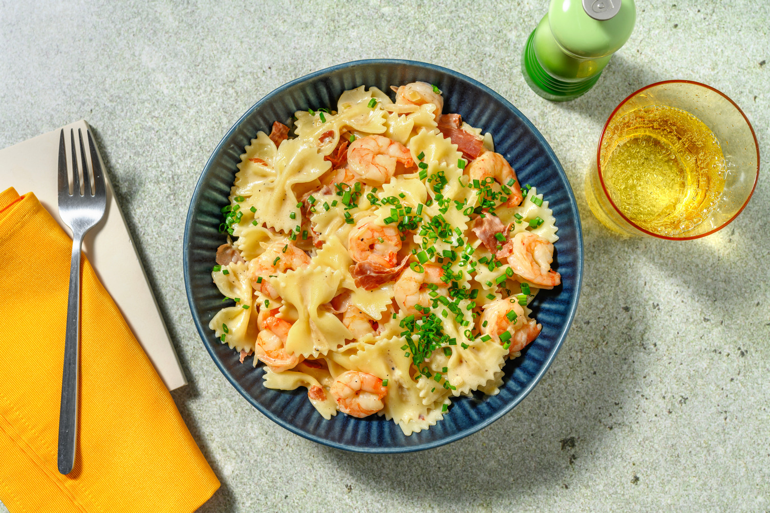 Farfalle con langostinos y jamón serrano de Teruel