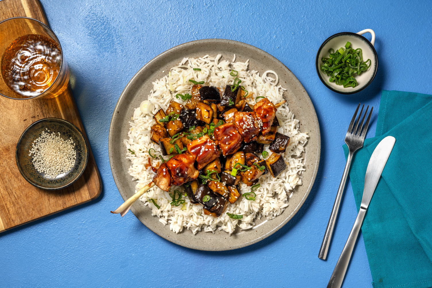 Brochetas de pollo asiático con lemongrass