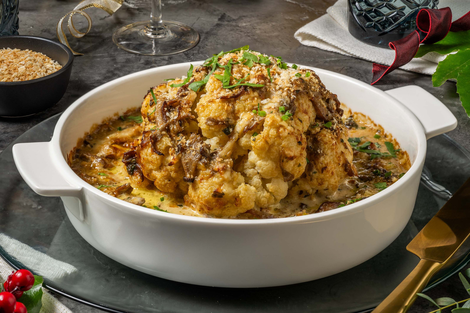 Gegratineerde bloemkool met saus van luxe kazen en wilde paddenstoelen