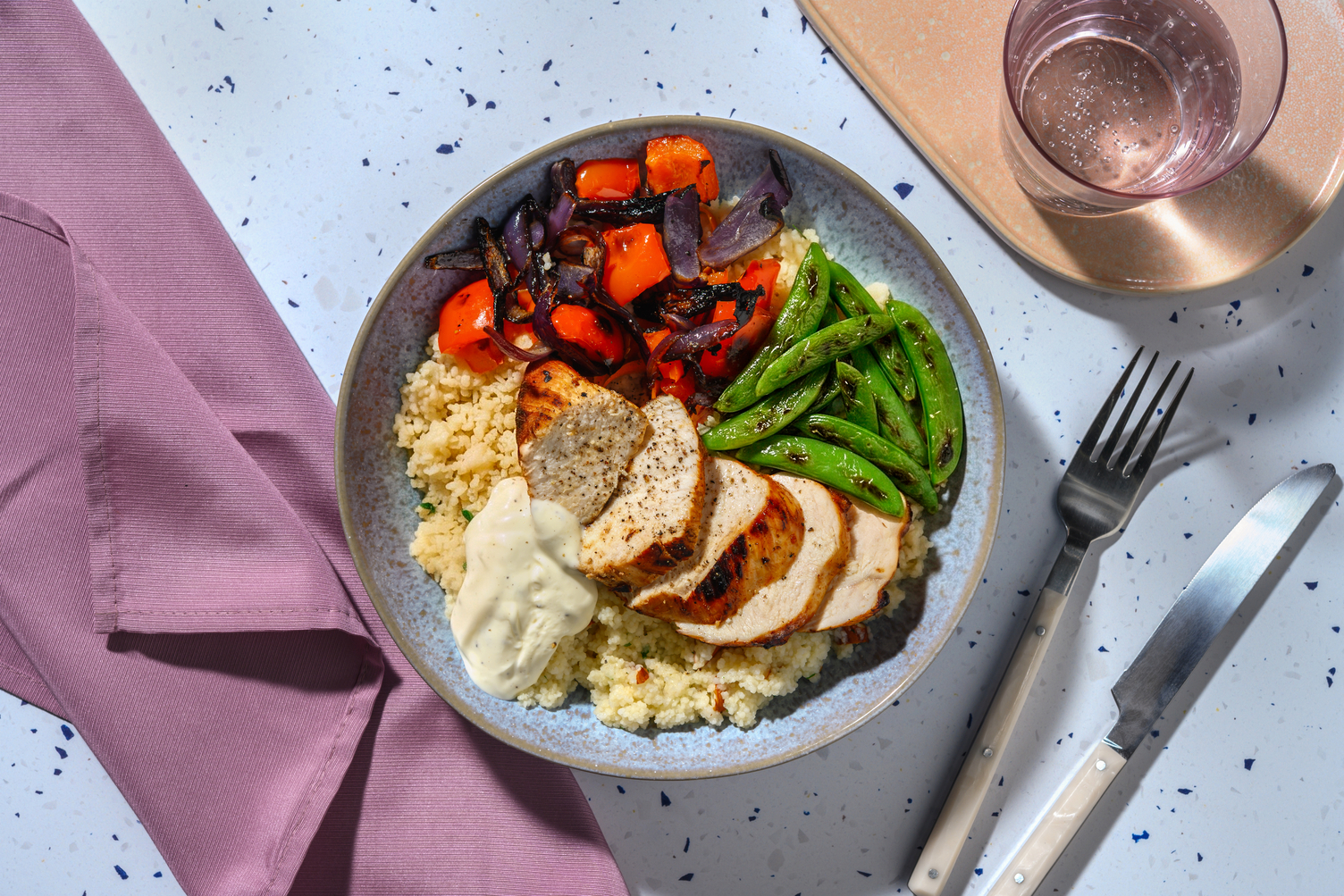Farverig kyllingebowl