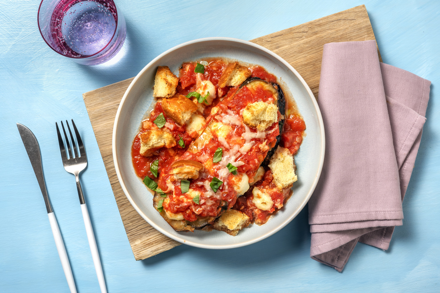 Aubergine alla parmigiana & basilic frais