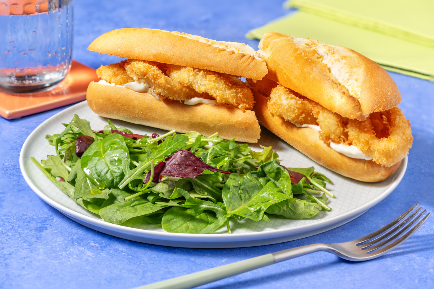 Bocadillo de calamar gigante rebozado