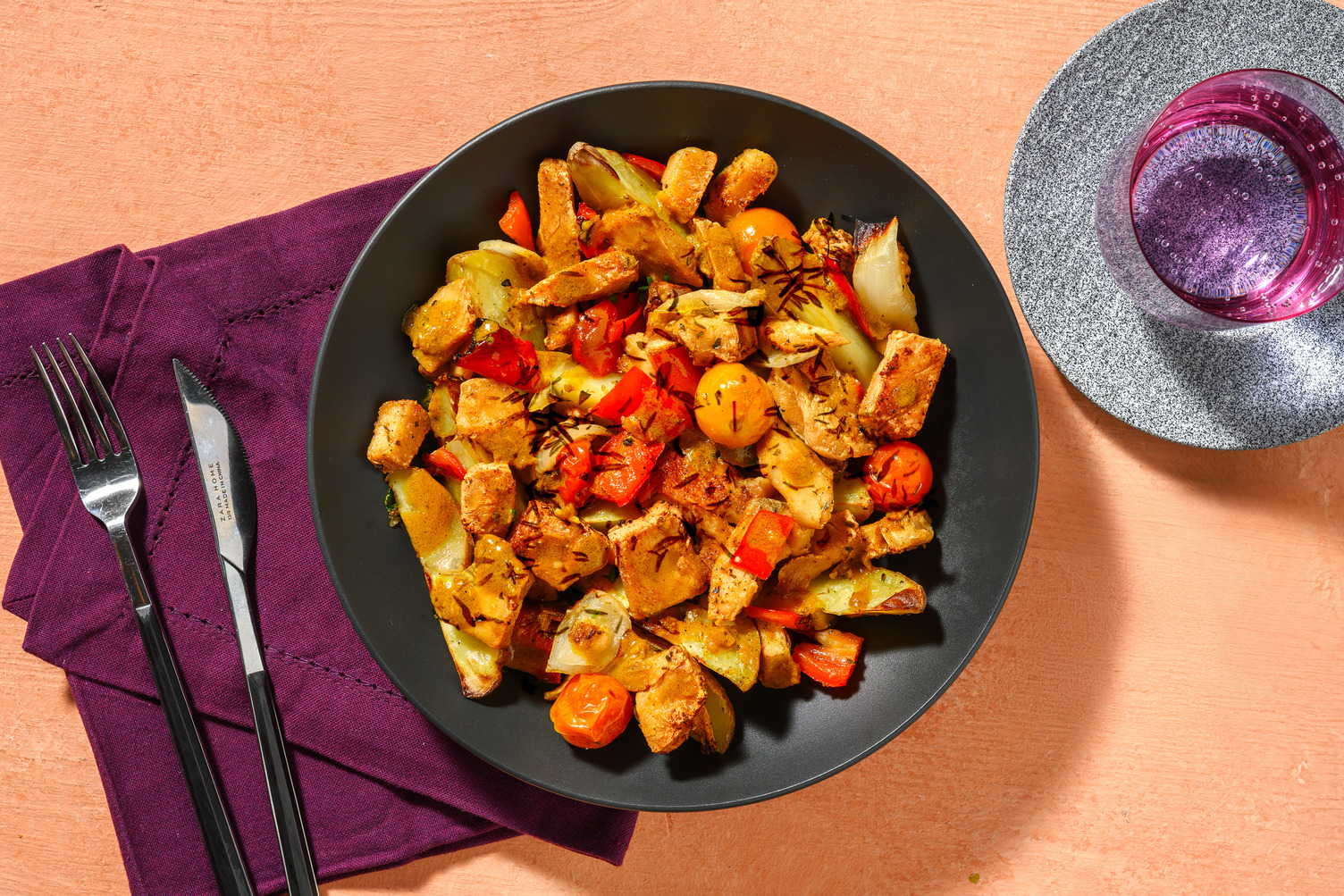 Heura al horno con verduras asadas