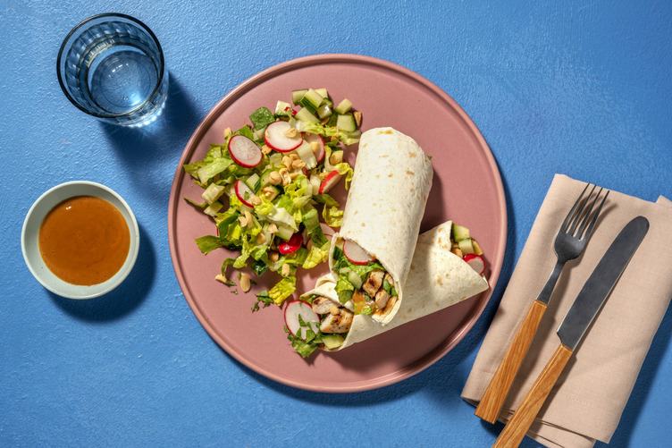 Thai Style Wraps mit Bio-Hähnchen & Erdnusssoße