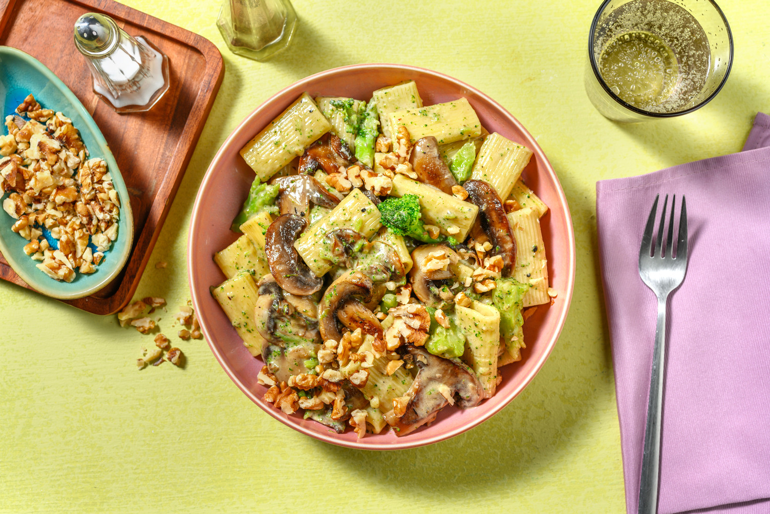 Rigatoni con champiñones y brócoli