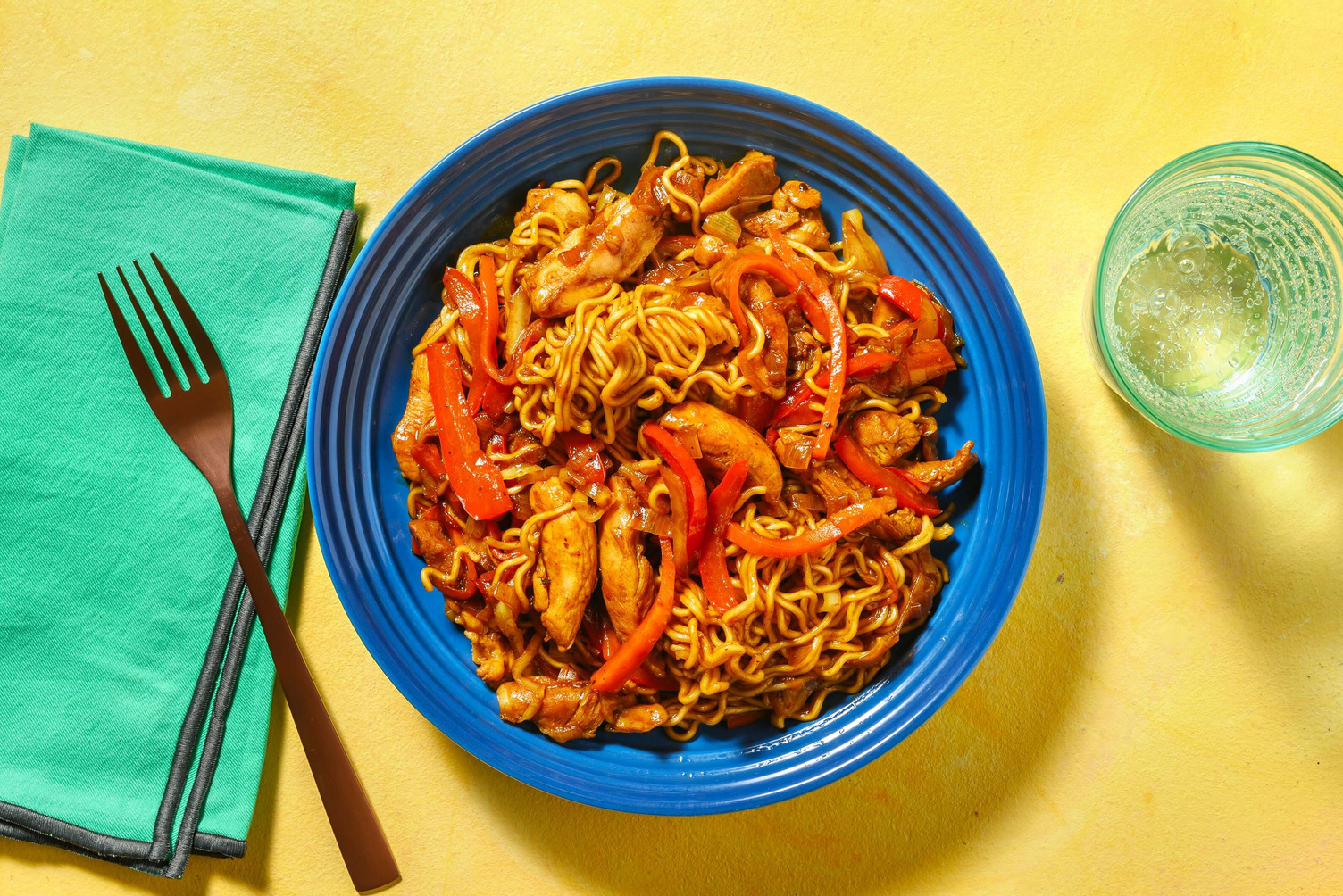 Volkoren noedels met kippendij