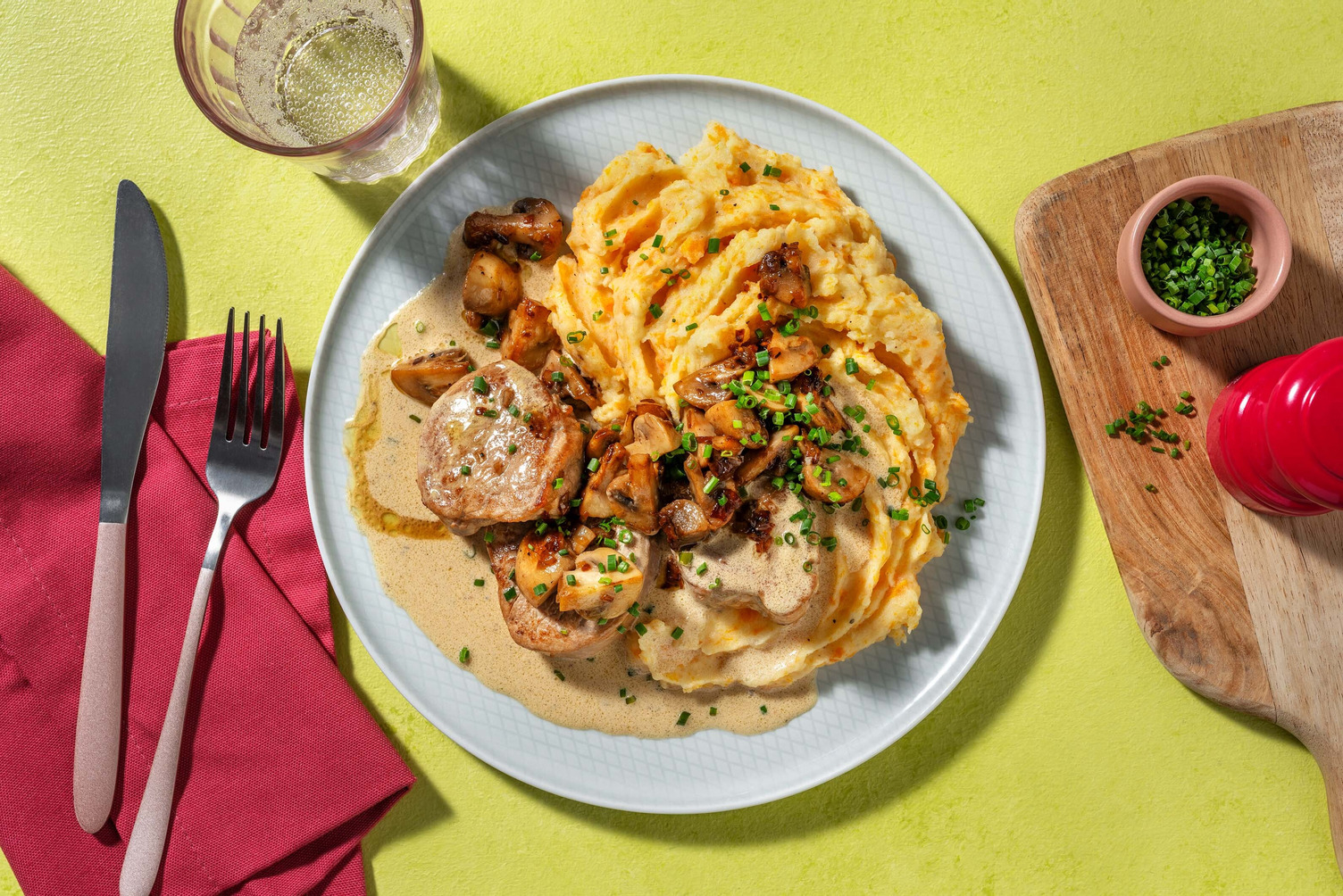 Stekt svinekjøtt i gressløksaus