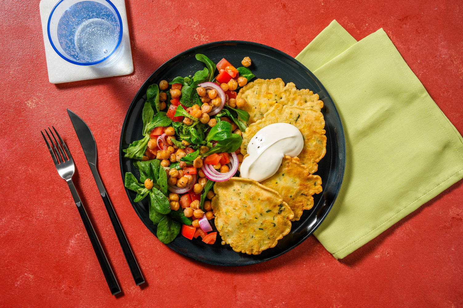 Frittelle di mais e salsa di yogurt greco