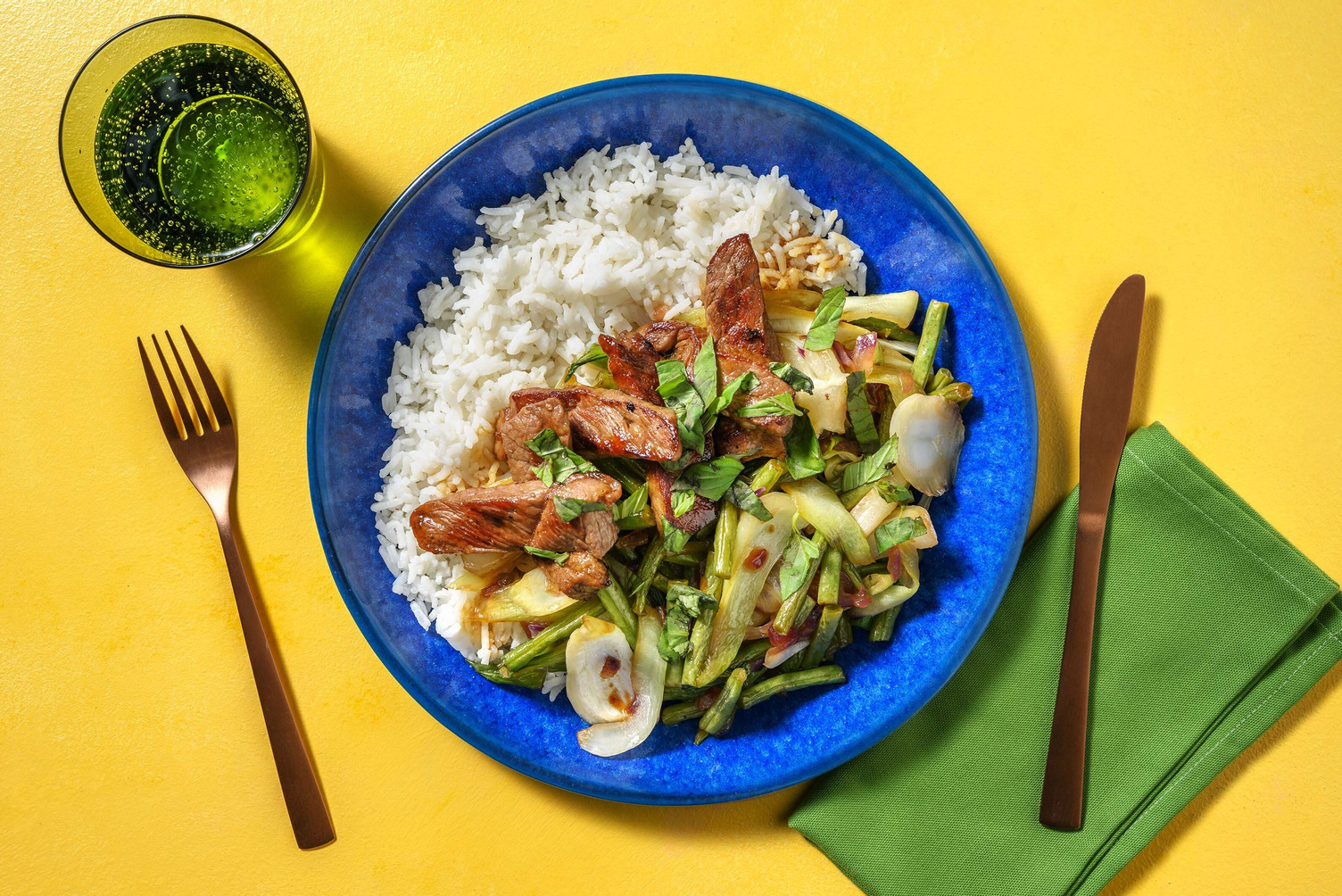 Biefstukreepjes met rijst en paksoi