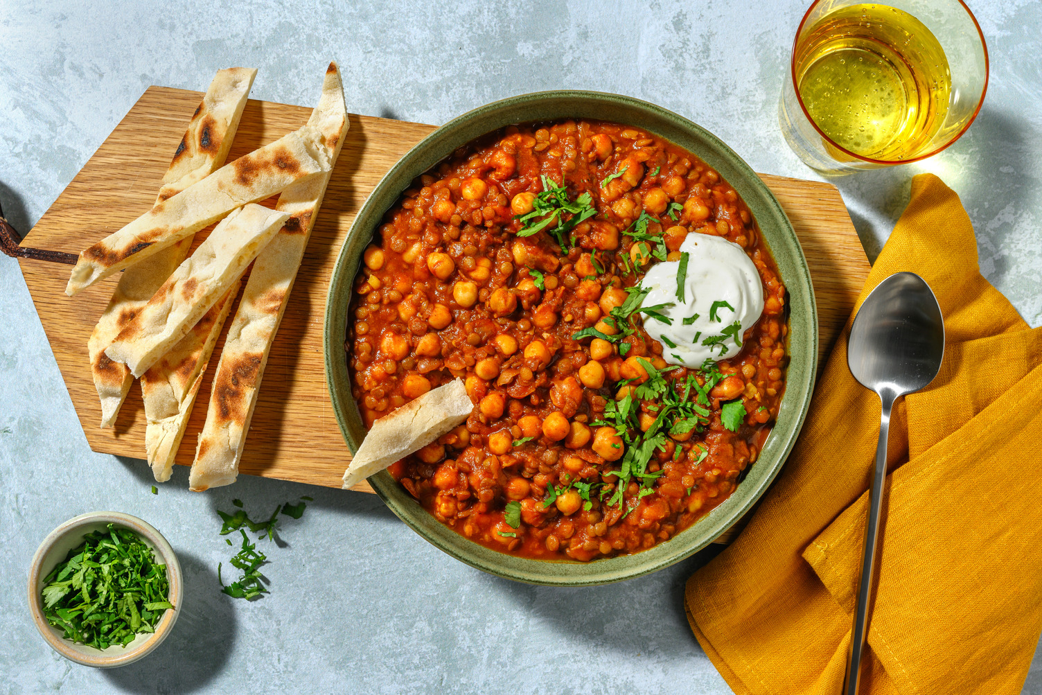 Zuppa di legumi e yogurt greco stile 'Harira'