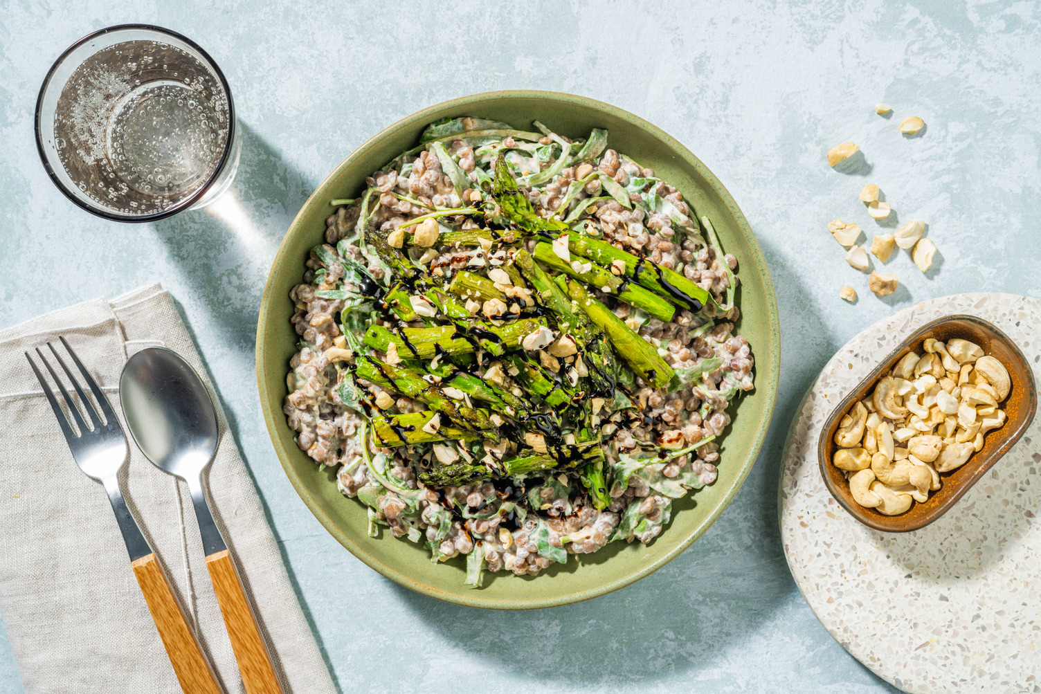 Ensalada de lentejas con espárragos verdes