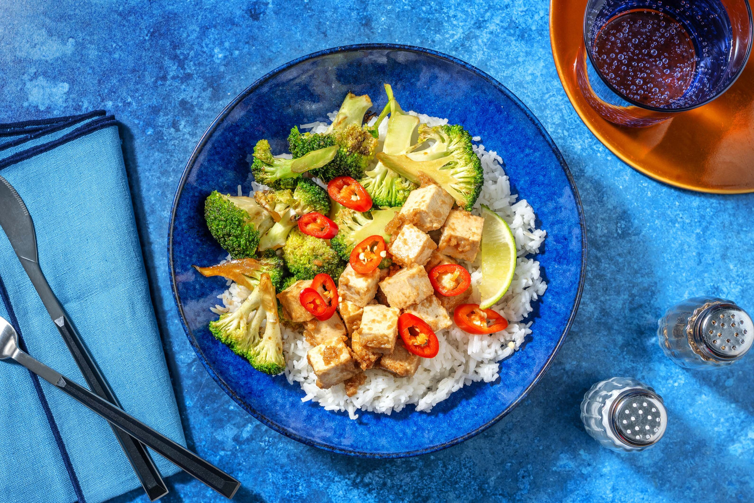 Riso Thai al tofu e salsa di arachidi 