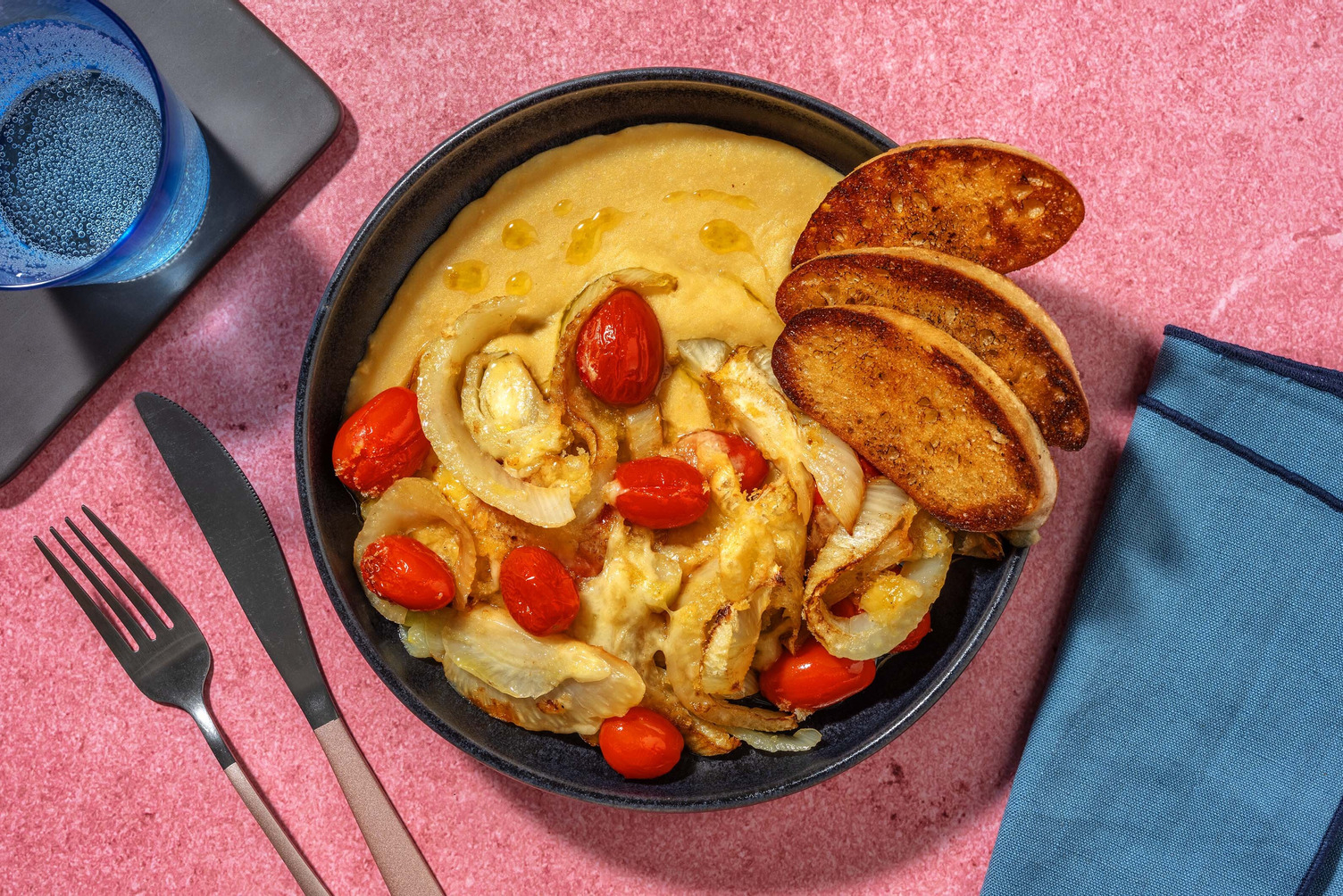 Finocchi gratinati al formaggio con crema di ceci