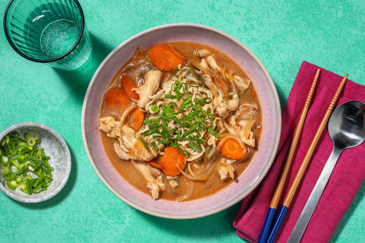 Ji tang - zuppa cinese di pollo e noodles