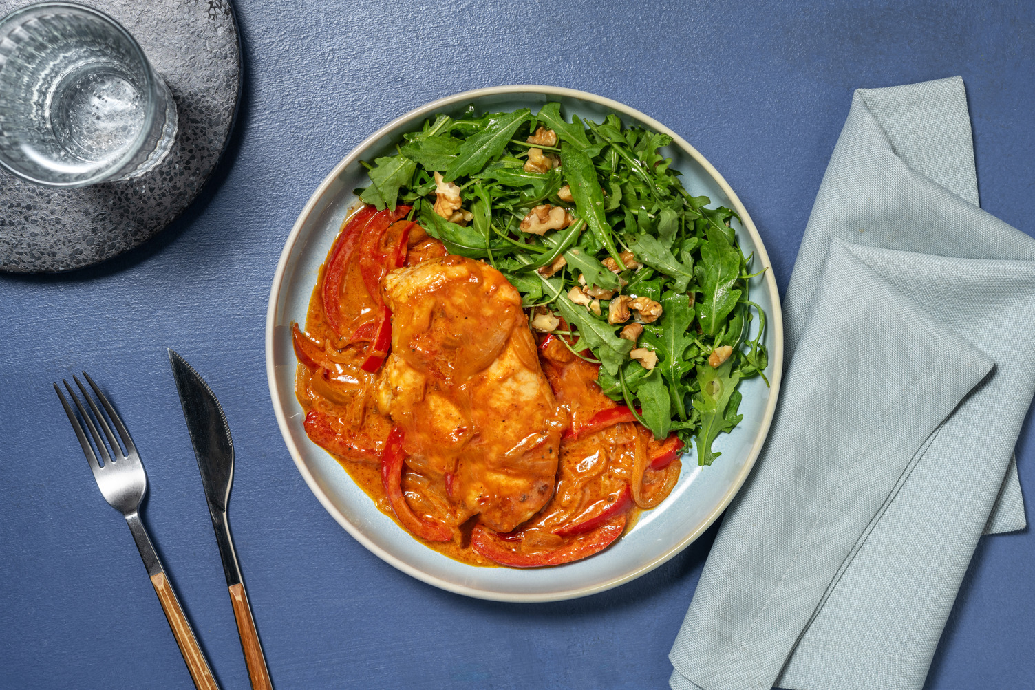 Pollo con salsa chipotle y verduras