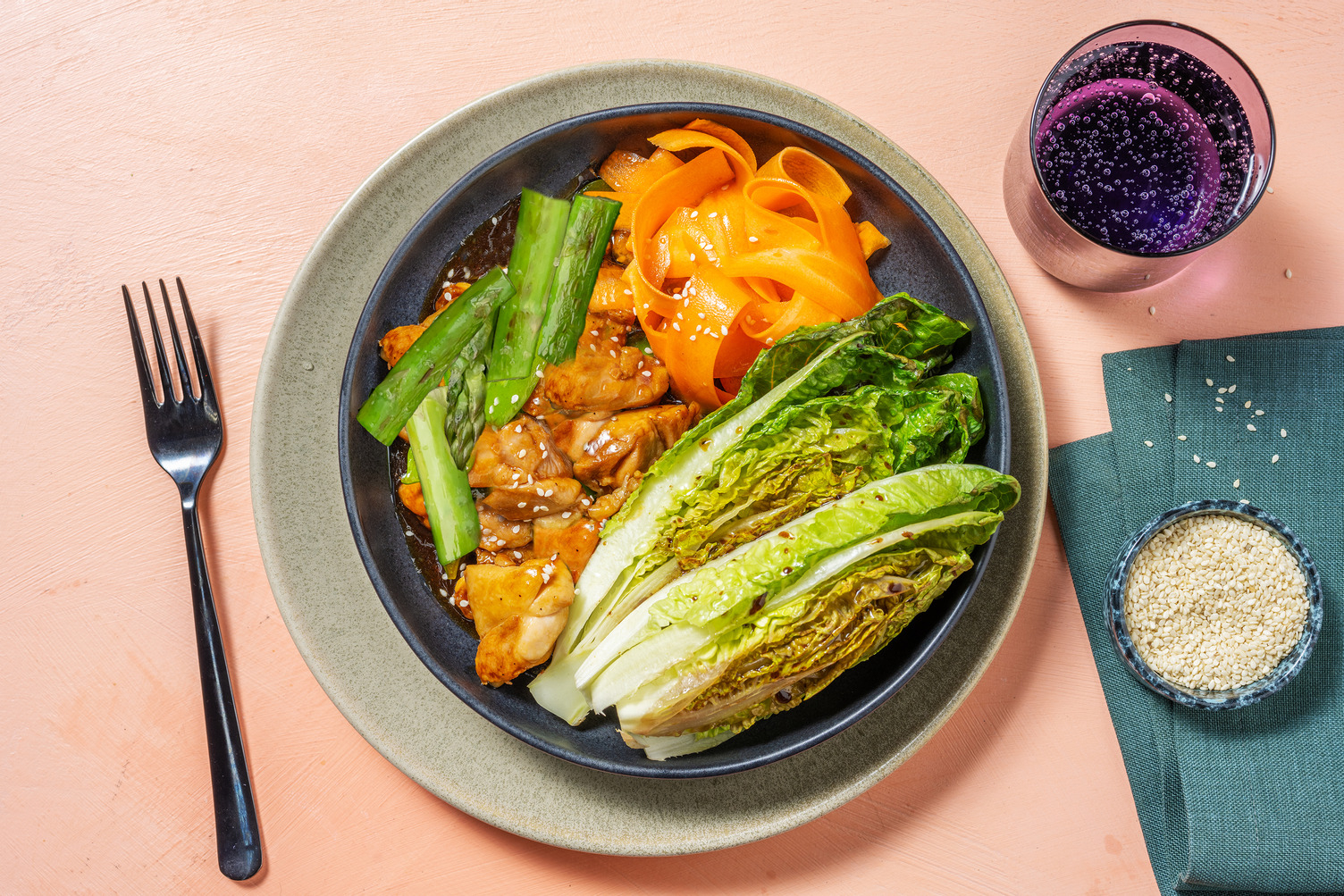 Pollo en salsa teriyaki con espárragos