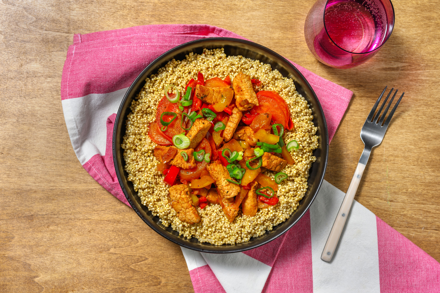 Lomo saltado con verduras estilo peruano