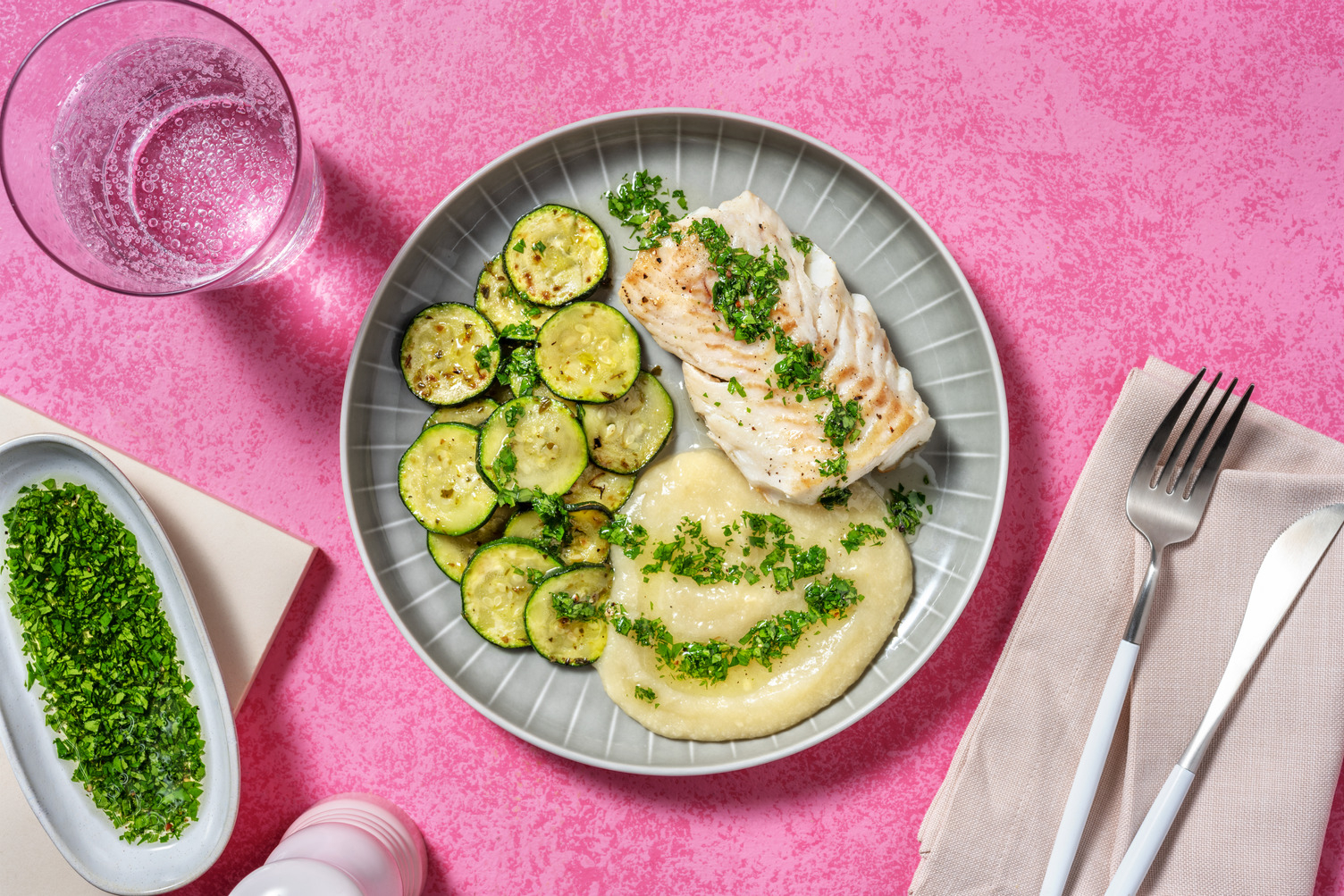 Bacalao a la plancha con puré de manzana